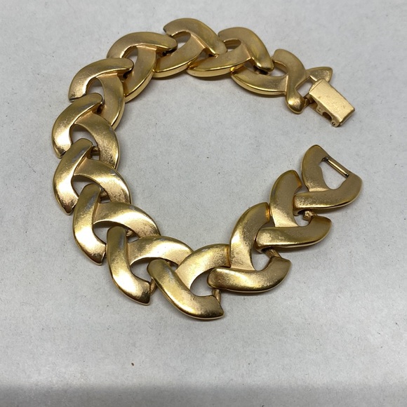 Vintage Krementz brushed gold plated link bracelet - Picture 3 of 12